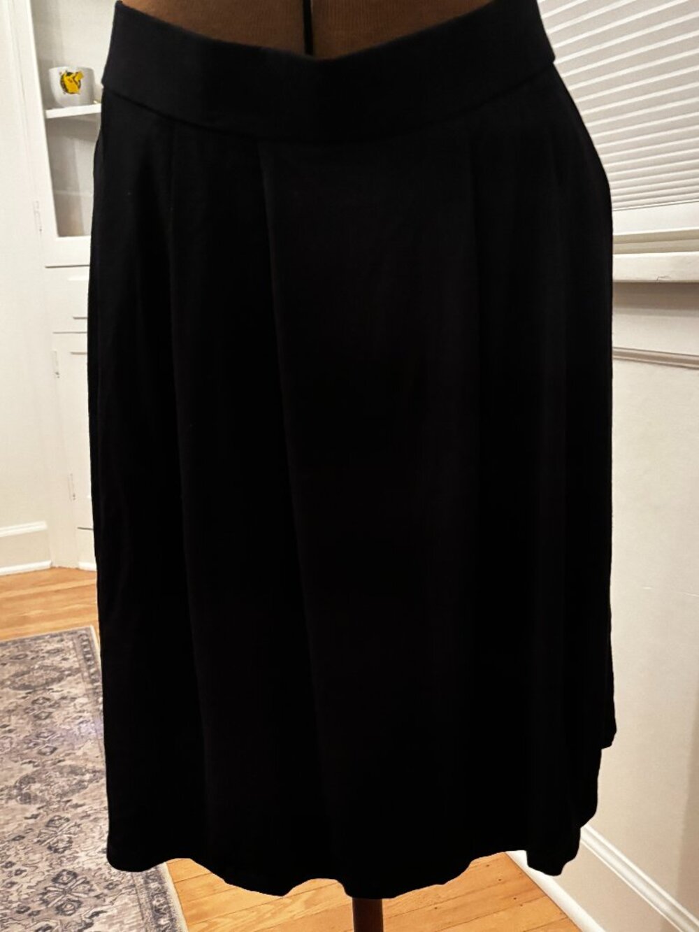 Eileen Fisher Black A-Line Knee Length Skirt Sz M Pleated Stretch Waist (2096)